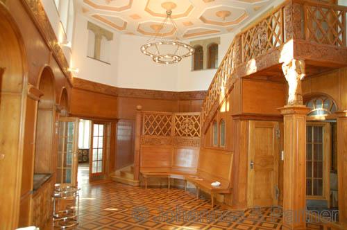 großes Kaminzimmer