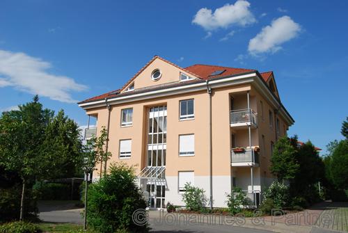 Hausansicht im Sommer