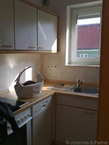 Küche auf Wunsch mit Einbauküche vom Vormieter