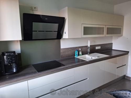 Küche mit Einbauküche