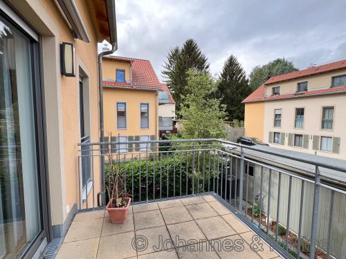 Balkon und Ausblick ähnlich