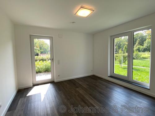 Zimmer mit Terrasse (ähnlich) Zimmer mit Terrasse (ähnlich)