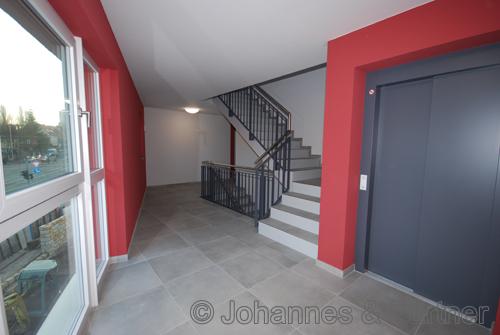 schönes und modernes Treppenhaus