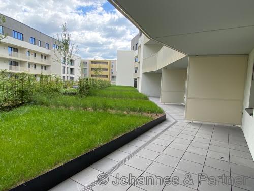 großzügige Terrasse