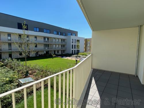 Balkon und Ausblick im Sommer