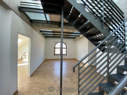 Treppe zur Galerie