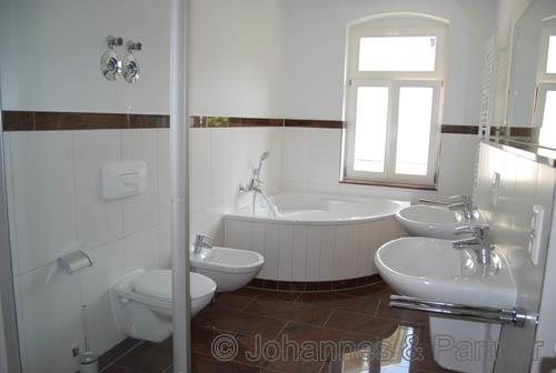 Balkon (Foto aus der Wohnung darüber)