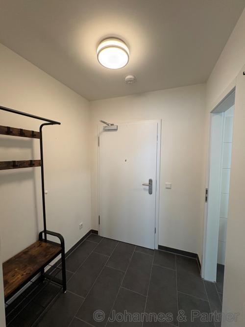 Flur und angrenzende Zimmer
