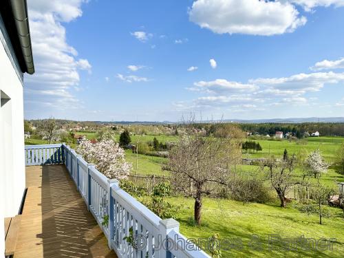 Balkon über die gesamte Südseite des Hauses