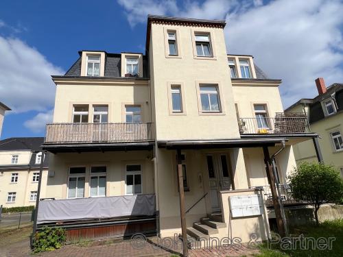 Hausansicht Hofseite mit Balkon