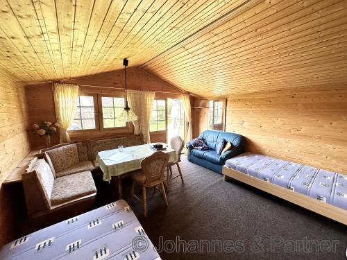 großes Zimmer im Gartenhaus, fast ganzjährig nutzbar