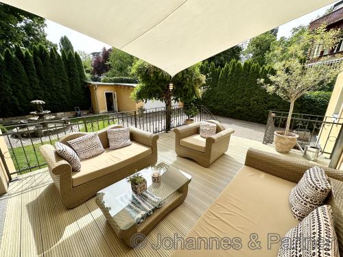 große Terrasse nach Südwesten