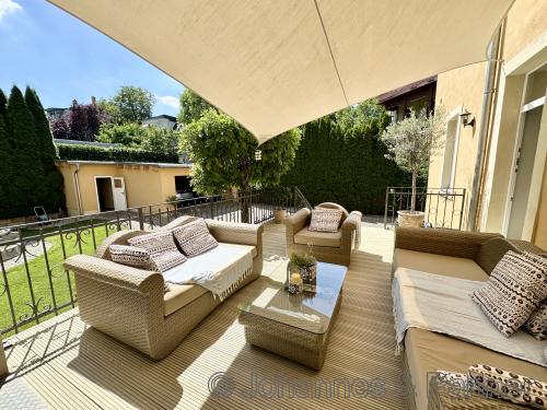 große Terrasse nach Südwesten