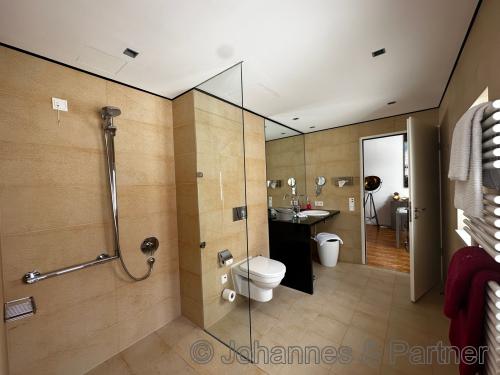 Bad mit Dusche