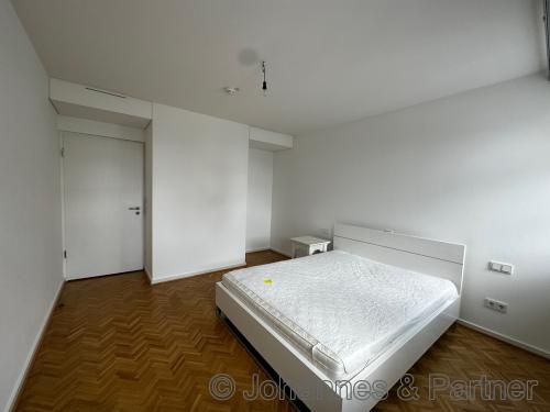 Schlafzimmer  (ohne Möbel)