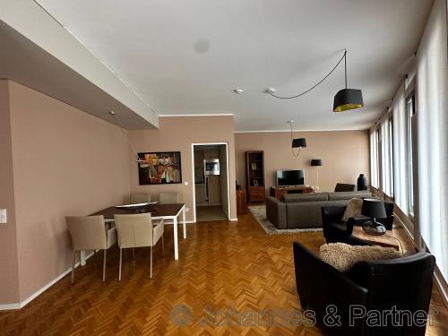 Essen/ Arbeiten Essen/ Arbeiten