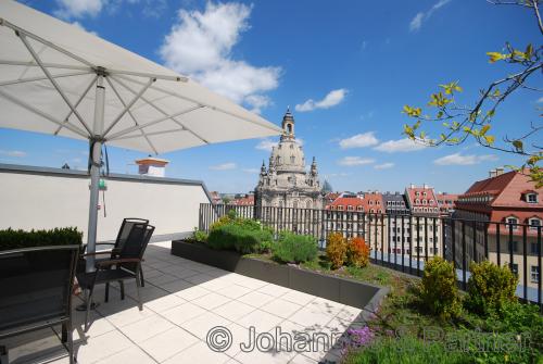Dachterrasse mit herrlichem Blick zur Frauenkirche Dachterrasse mit herrlichem Blick zur Frauenkirche