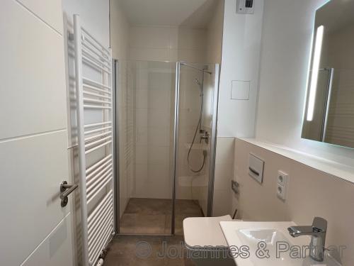 Gäste-Bad mit Dusche