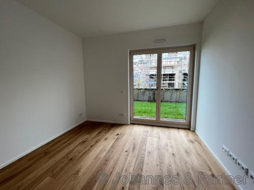 große, helle Zimmer