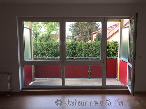Balkon ähnlich (Beispielfoto aus einer Wohnung darüber))