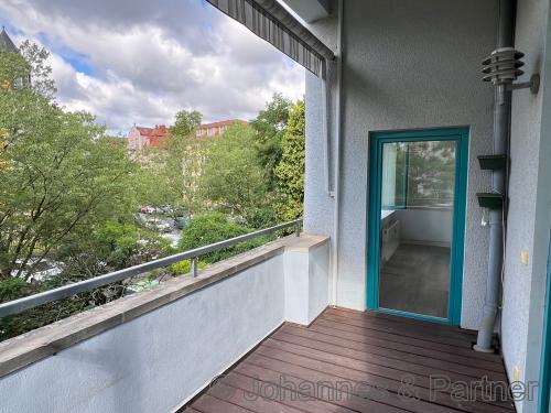 großer Balkon 