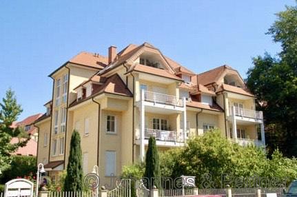 Hausansicht (Grundstück besteht aus Goetheallee 3+5)