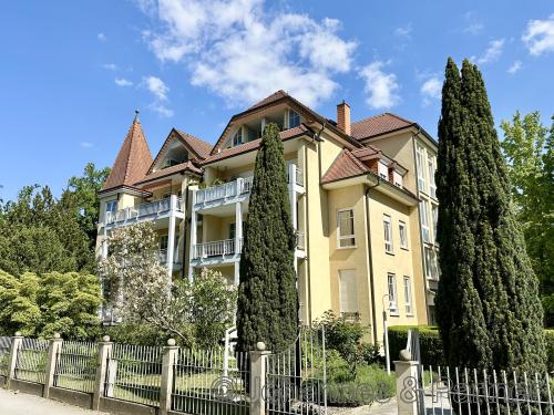 Hausansicht (Grundstück besteht aus Goetheallee 3+5)