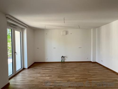 Wohnzimmer mit Küche