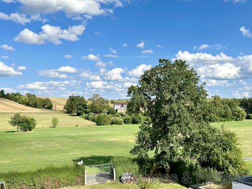 Blick aus dem Obergeschoss des Hauses