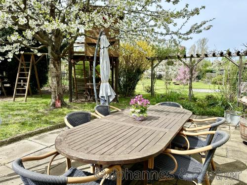 sehr schöne Terrasse direkt am Haus