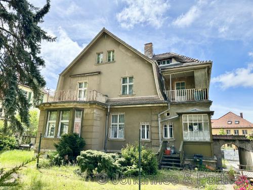 Hausansicht aus dem Garten