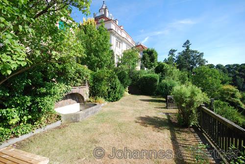 gepflegter und schöner Garten