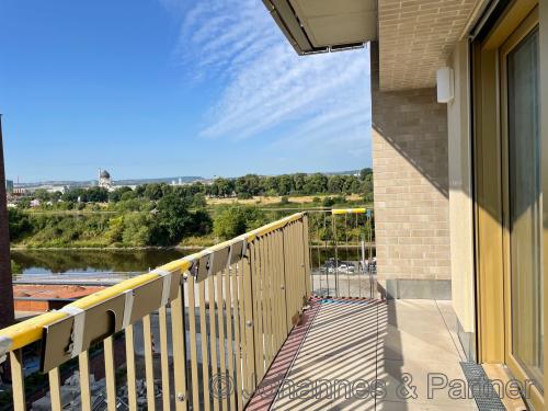 Balkon und Ausblick