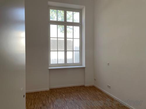 Küche, welche mittels einer Wand auch separiert werden könnte