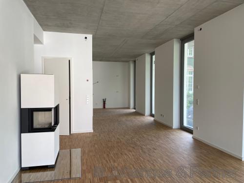 Wohnzimmer mit Kamin