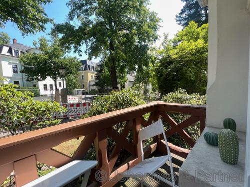 kleiner Balkon am Wohnzimmer