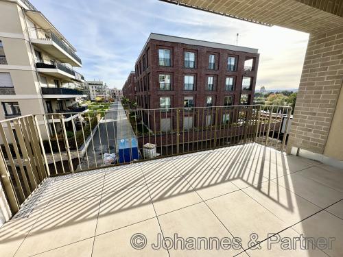 Balkon und Ausblick ähnlich