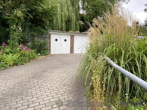 Garten und Garage