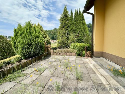 große Terrasse am Wohnzimmer