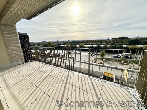 Balkon und Ausblick ähnlich