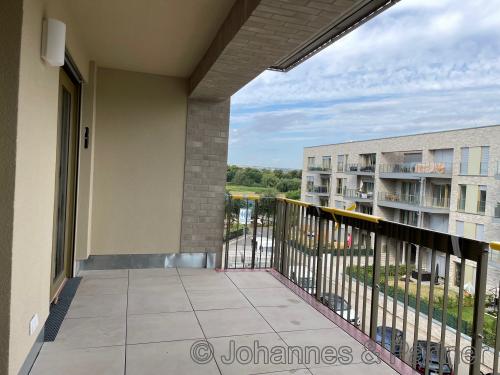Balkon und Ausblick ähnlich