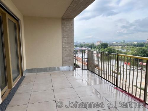 Balkon und Ausblick ähnlich
