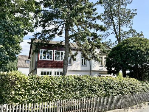 Hausansicht von der Straße