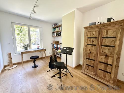 offenes Zimmer am Wohnbereich (gute Option für ein kleines 5.abgeschlossenes Zimmer)