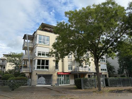 seitliche Hausansicht