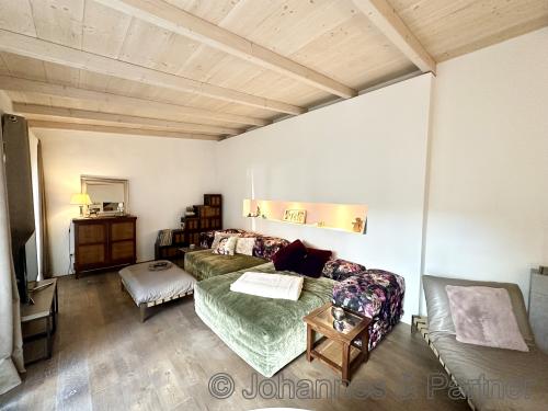großes Wohnzimmer