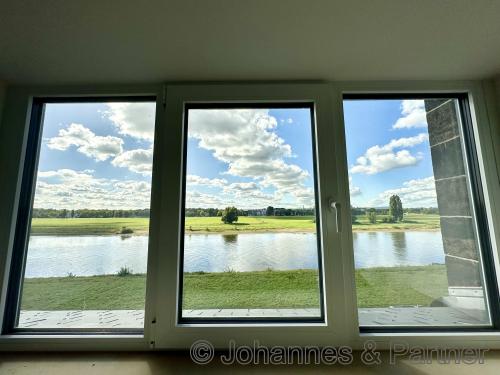 Blick aus dem Wohnzimmer-Fenster