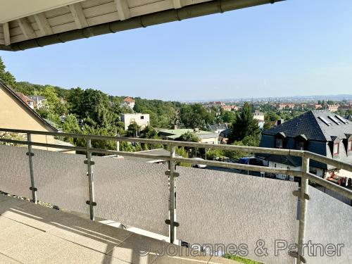 großer Balkon