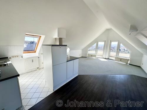 Küche und großes Wohnzimmer