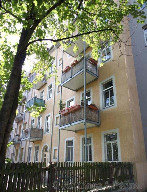 Ansicht mit Balkon 